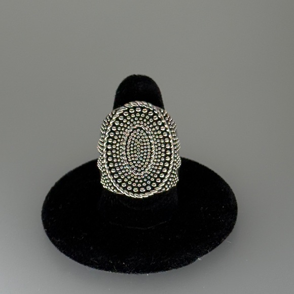 Elegant Silver Beaded Women's Ring